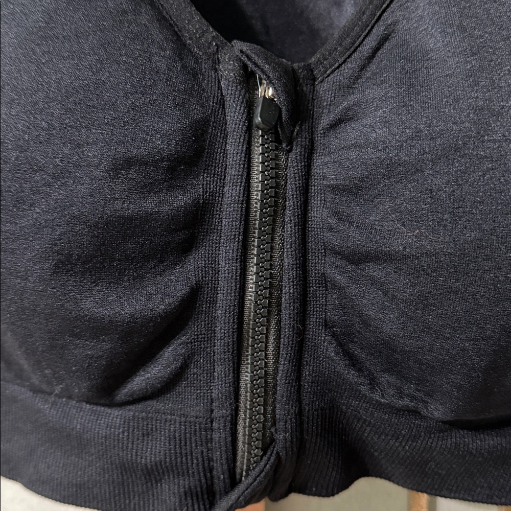 5/$25 Black, zip front, racerback sports bra with lightweight molded cups, S - Picture 2 of 11